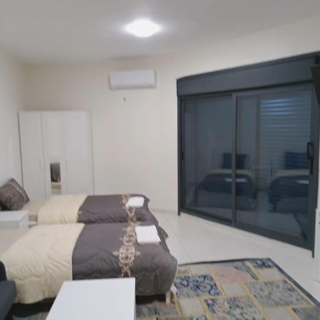 Apartmán For Women Only - للنساء فقط Umm al-Amad Exteriér fotografie