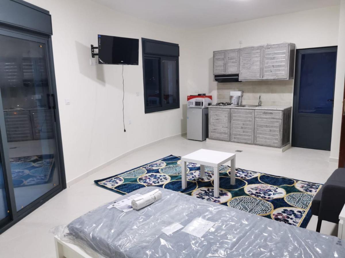 Apartmán For Women Only - للنساء فقط Umm al-Amad Exteriér fotografie