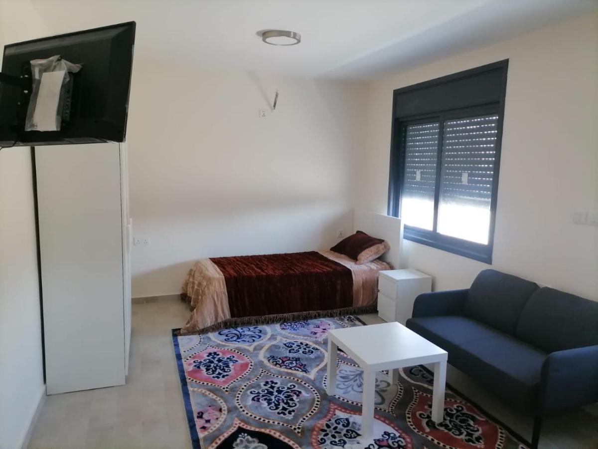 Apartmán For Women Only - للنساء فقط Umm al-Amad Exteriér fotografie