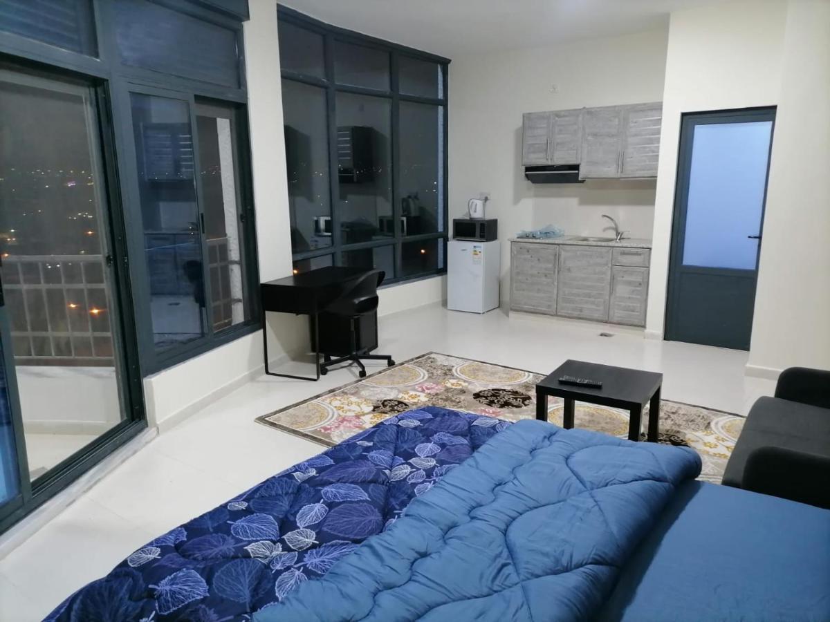 Apartmán For Women Only - للنساء فقط Umm al-Amad Exteriér fotografie