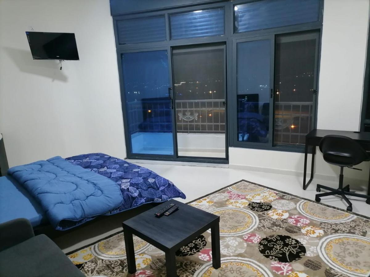 Apartmán For Women Only - للنساء فقط Umm al-Amad Exteriér fotografie