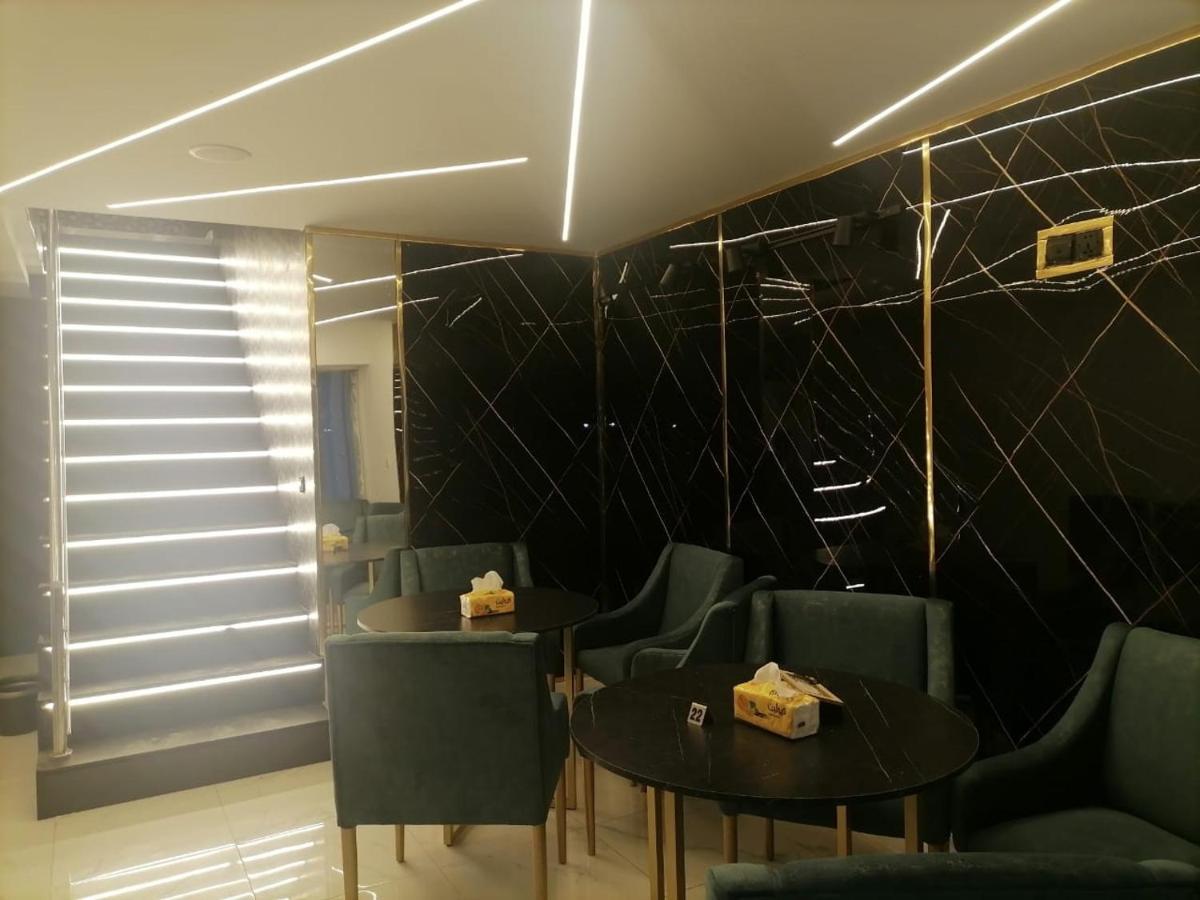 Apartmán For Women Only - للنساء فقط Umm al-Amad Exteriér fotografie