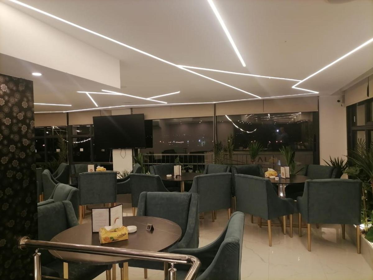 Apartmán For Women Only - للنساء فقط Umm al-Amad Exteriér fotografie