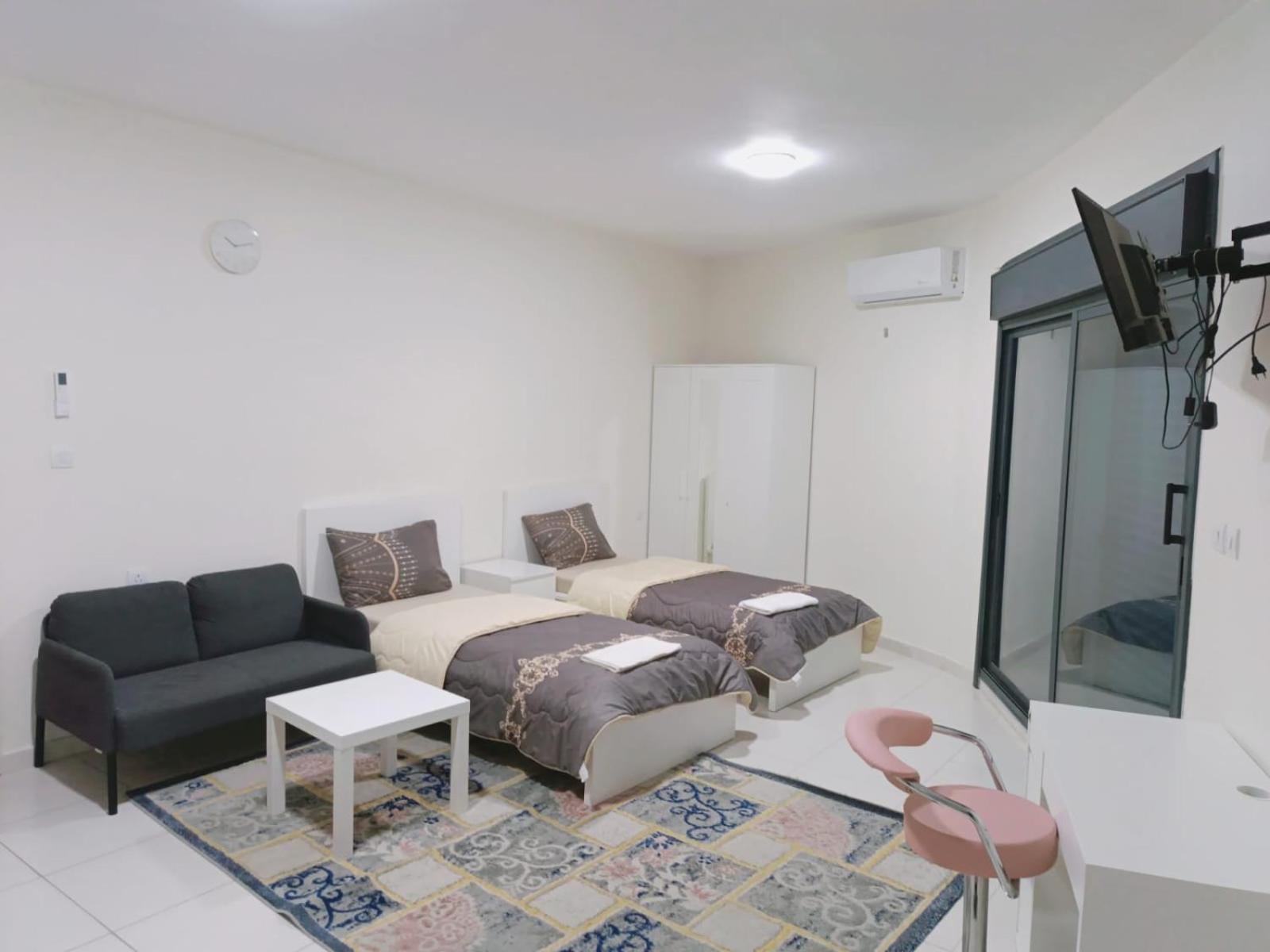 Apartmán For Women Only - للنساء فقط Umm al-Amad Exteriér fotografie